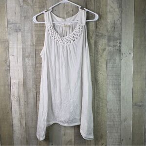 Faded Glory 1X(16W) White Shark-bite Lattice Neckline White Tank Top